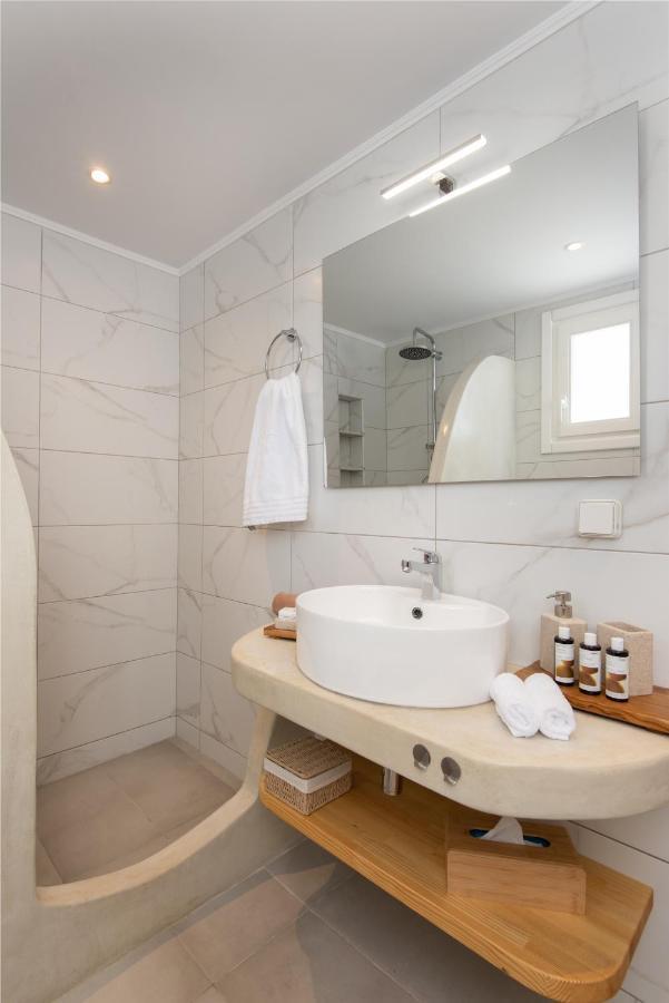 Miles Away Luxury Apartments Platis Gialos  Buitenkant foto