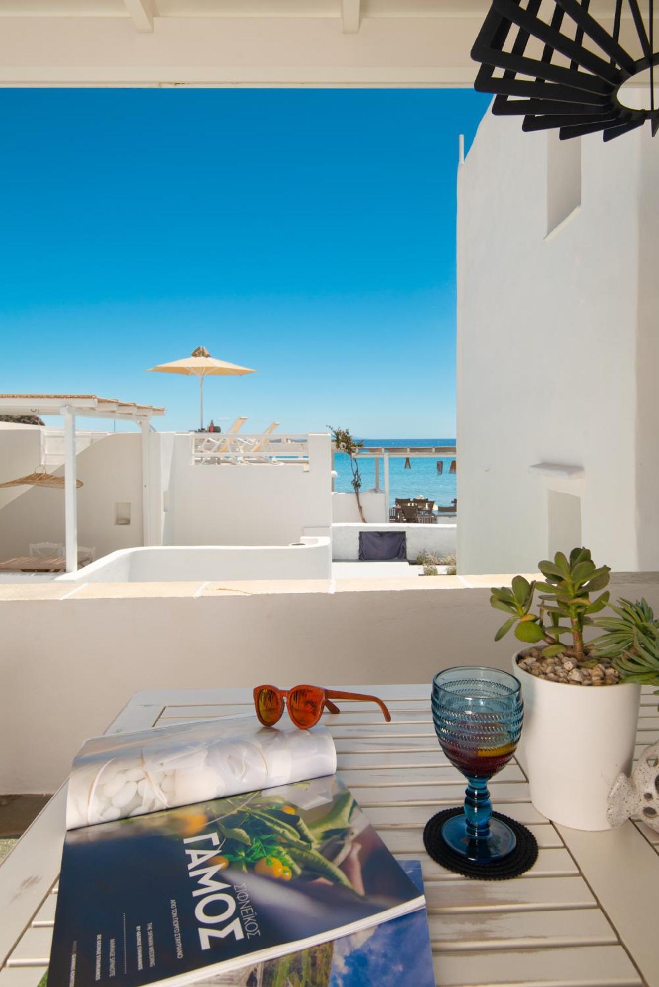 Miles Away Luxury Apartments Platis Gialos  Buitenkant foto